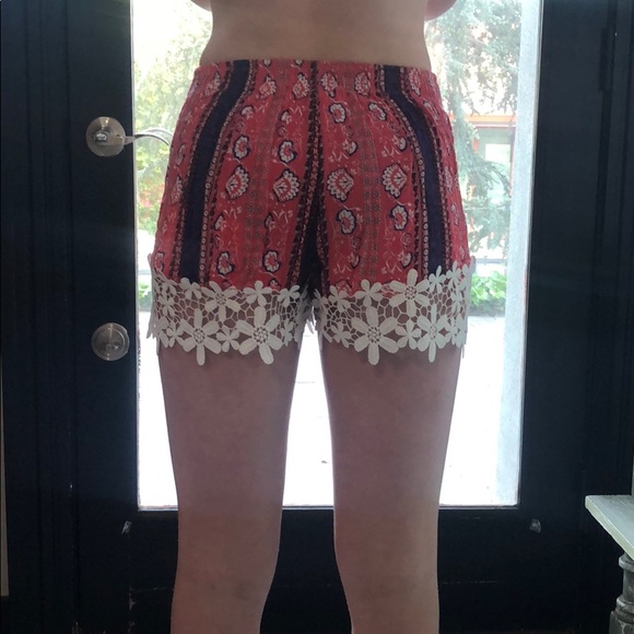 Patterned shorts - Picture 2 of 2
